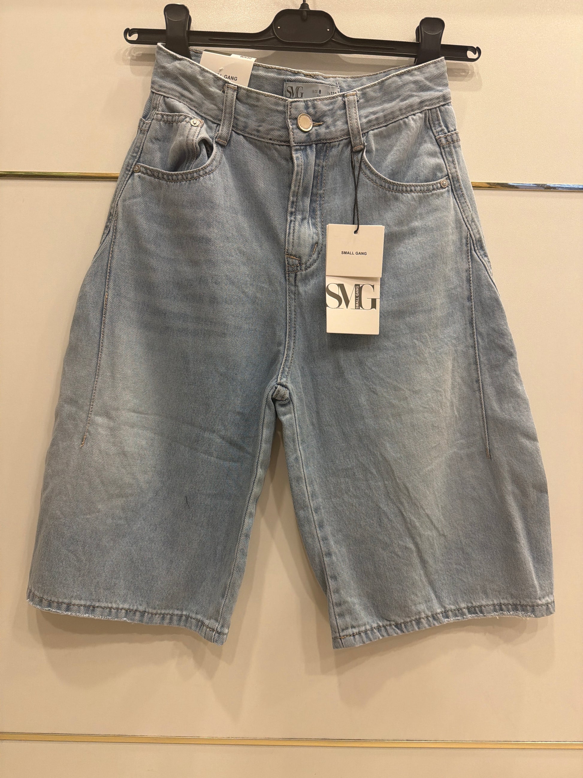 Bermuda jeans over