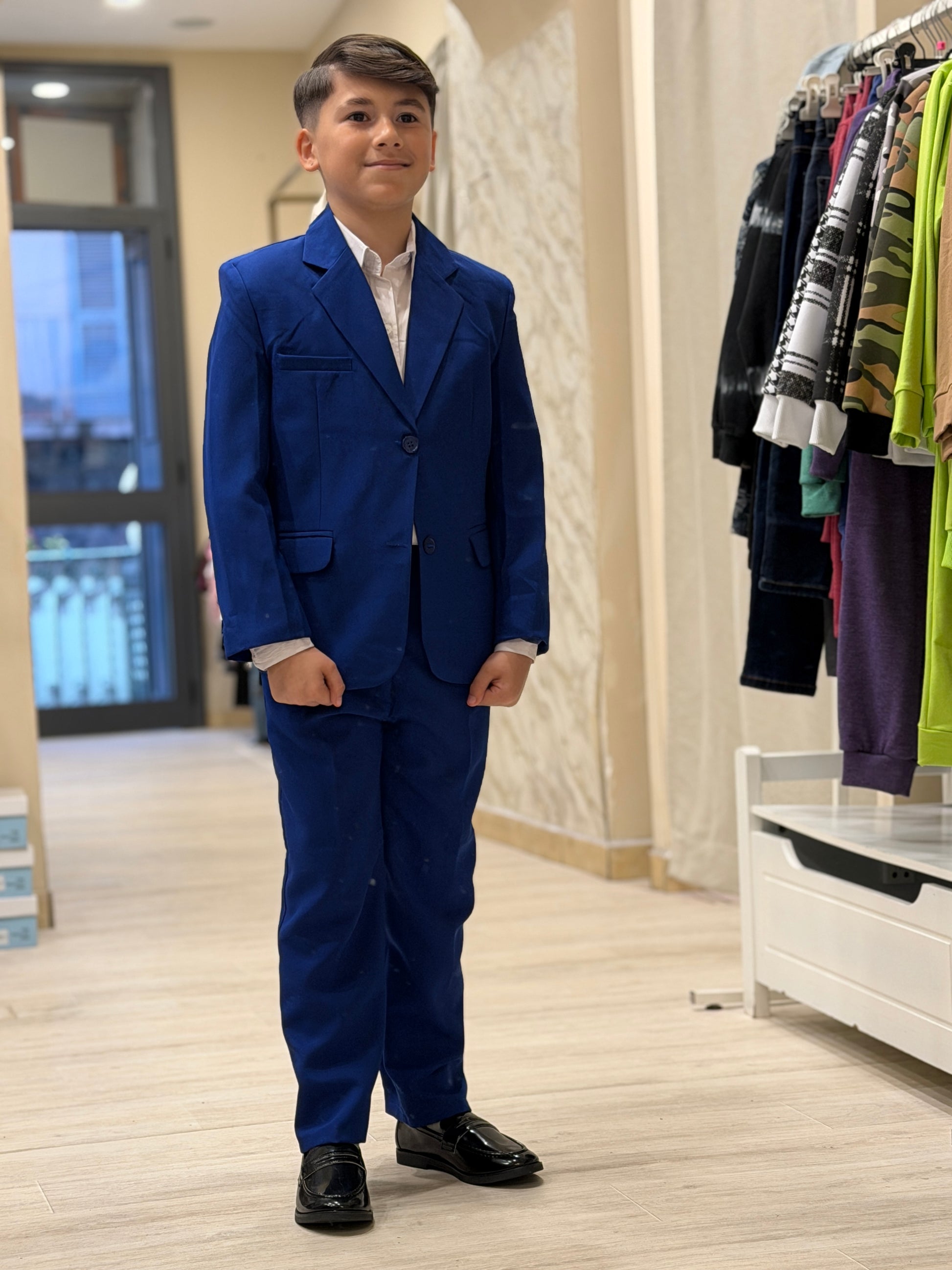 Abito monopetto con gilet blu royal