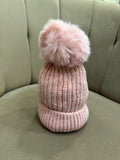 Cappellino pom pon cipria