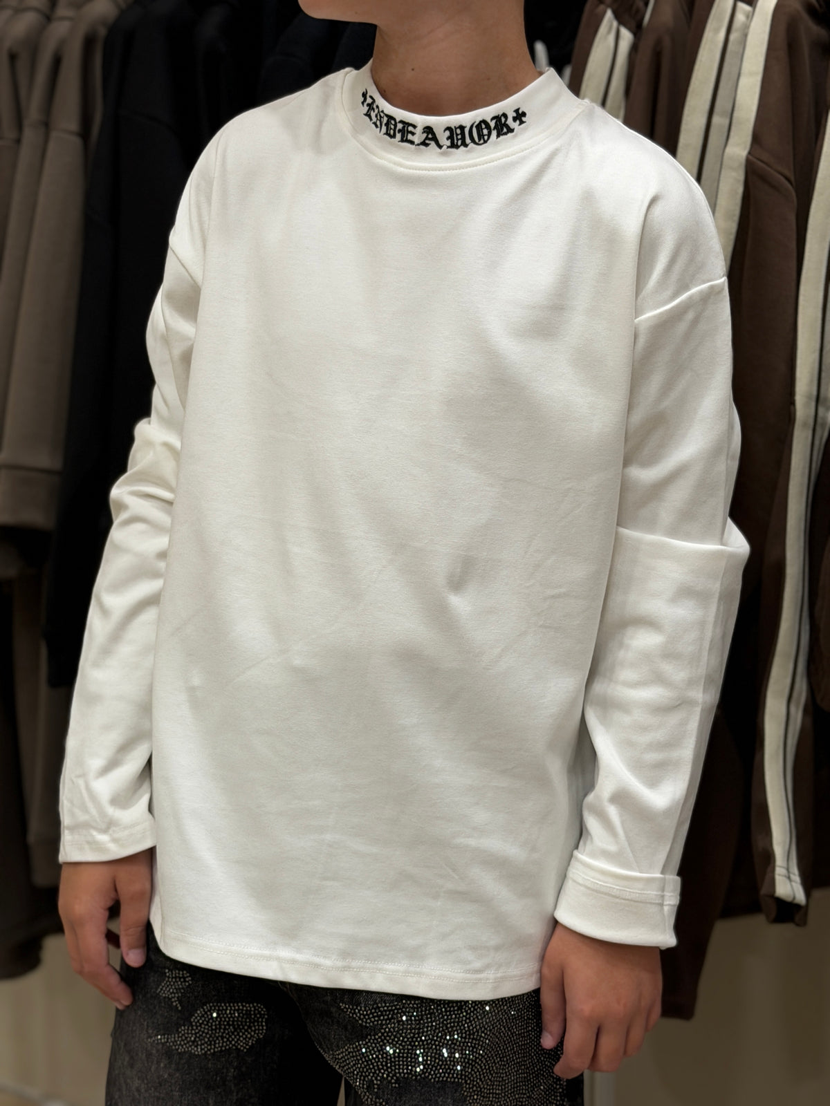 T shirt stmp white