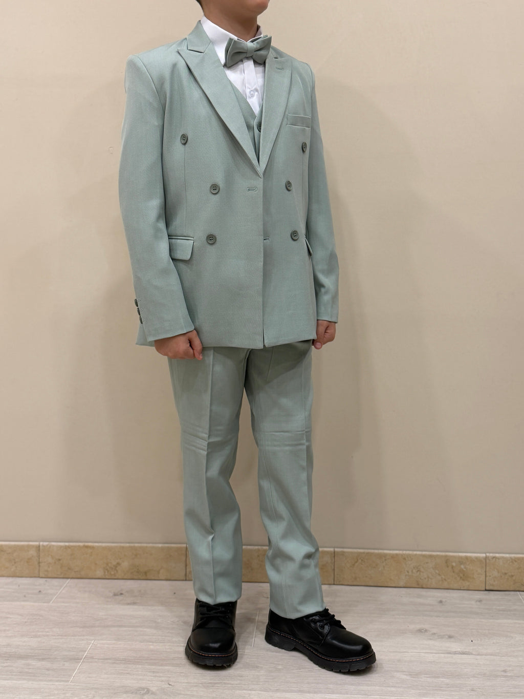 abito doppiopetto con gilet salvia