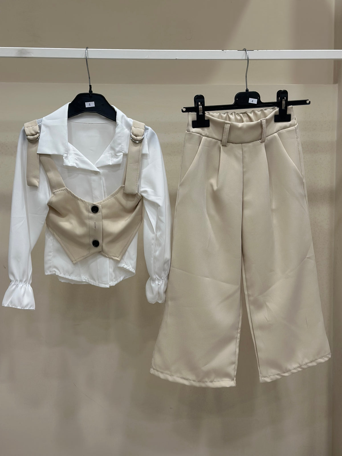 Coordinato Salopette beige 9985