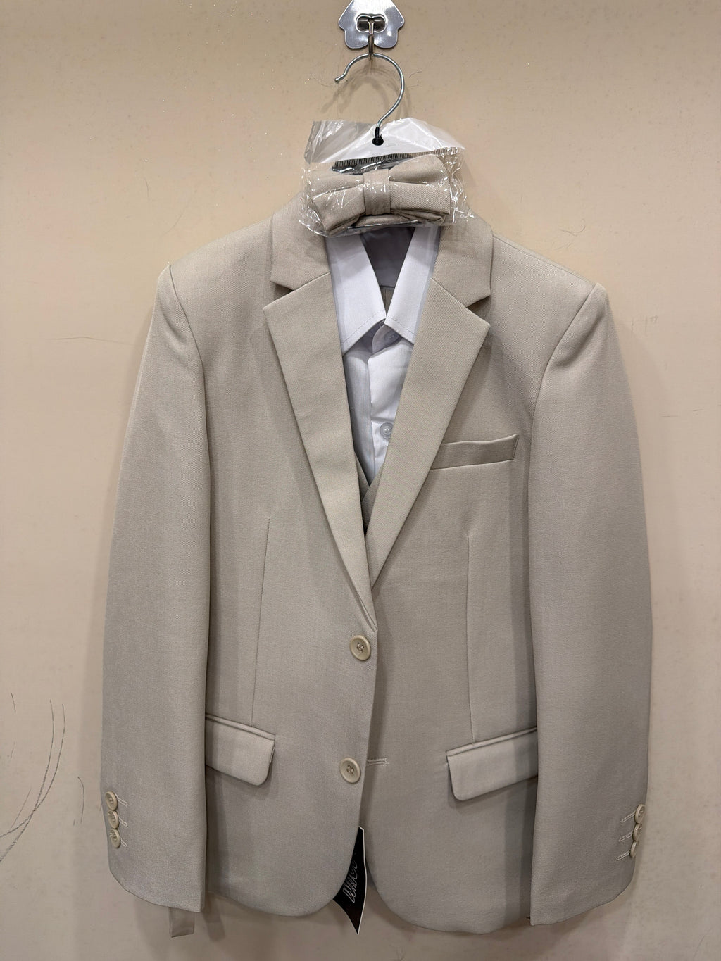 abito monopetto con gilet beige