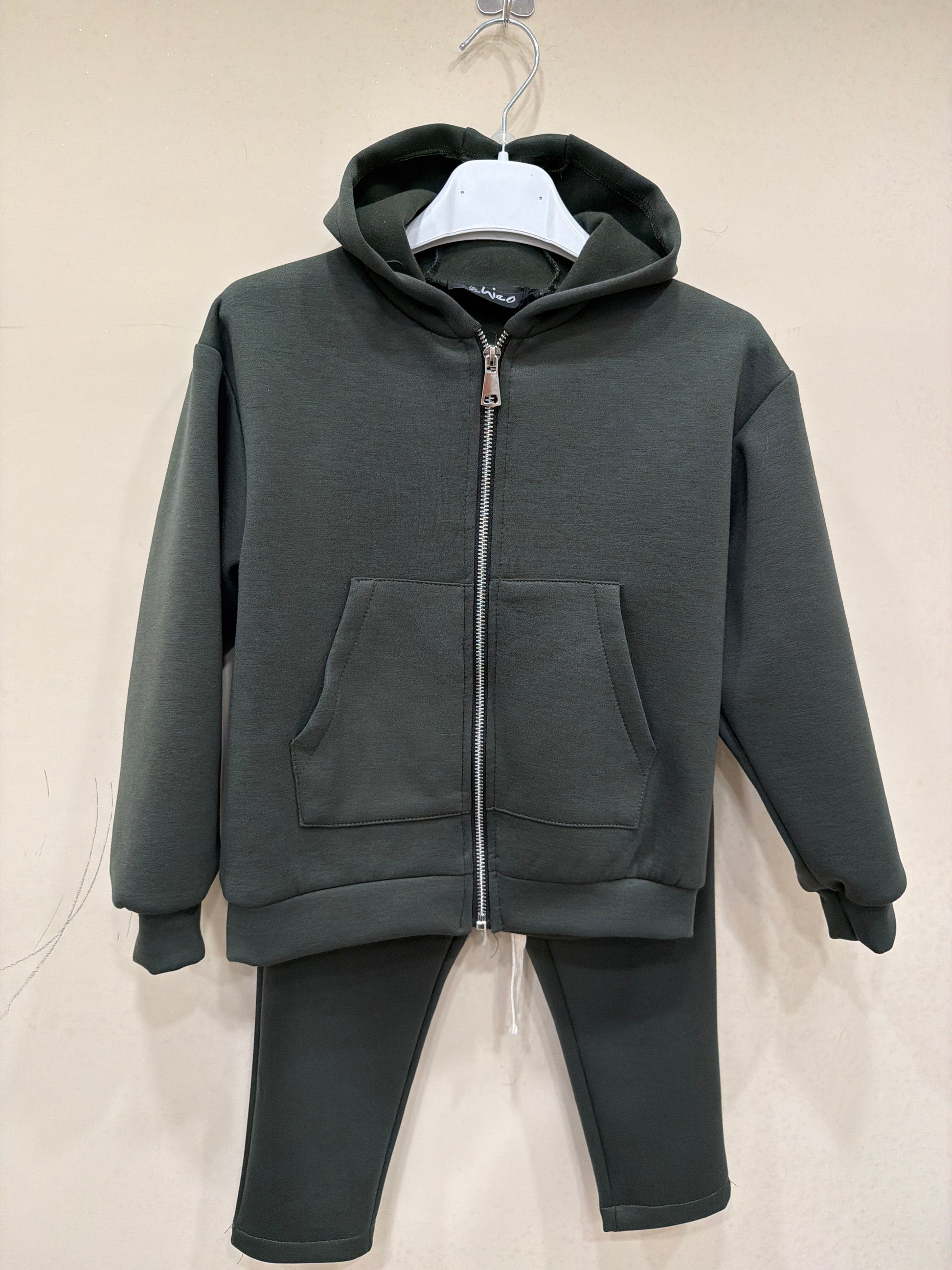 tuta felpata verde con zip