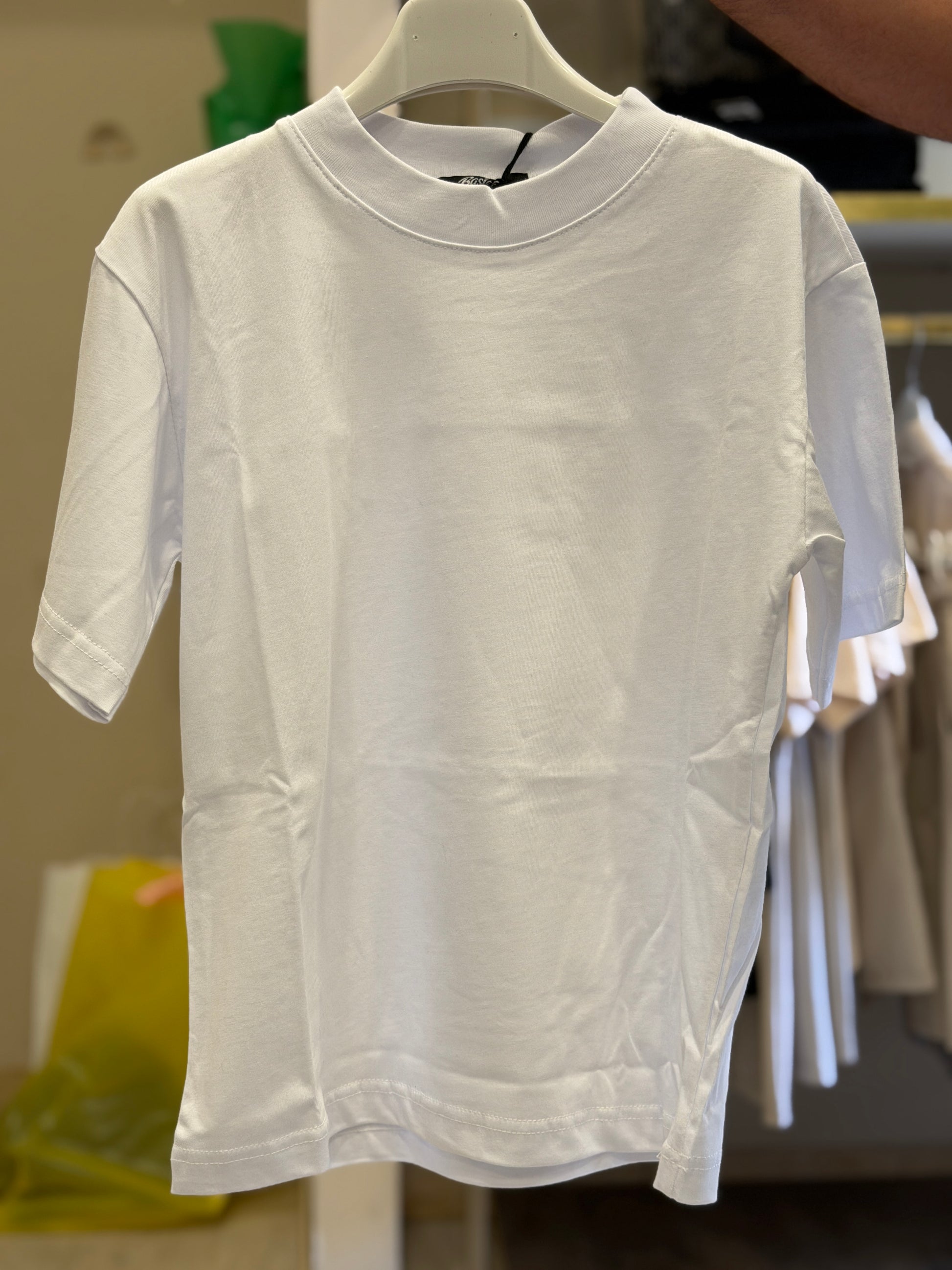T shirt over bianca