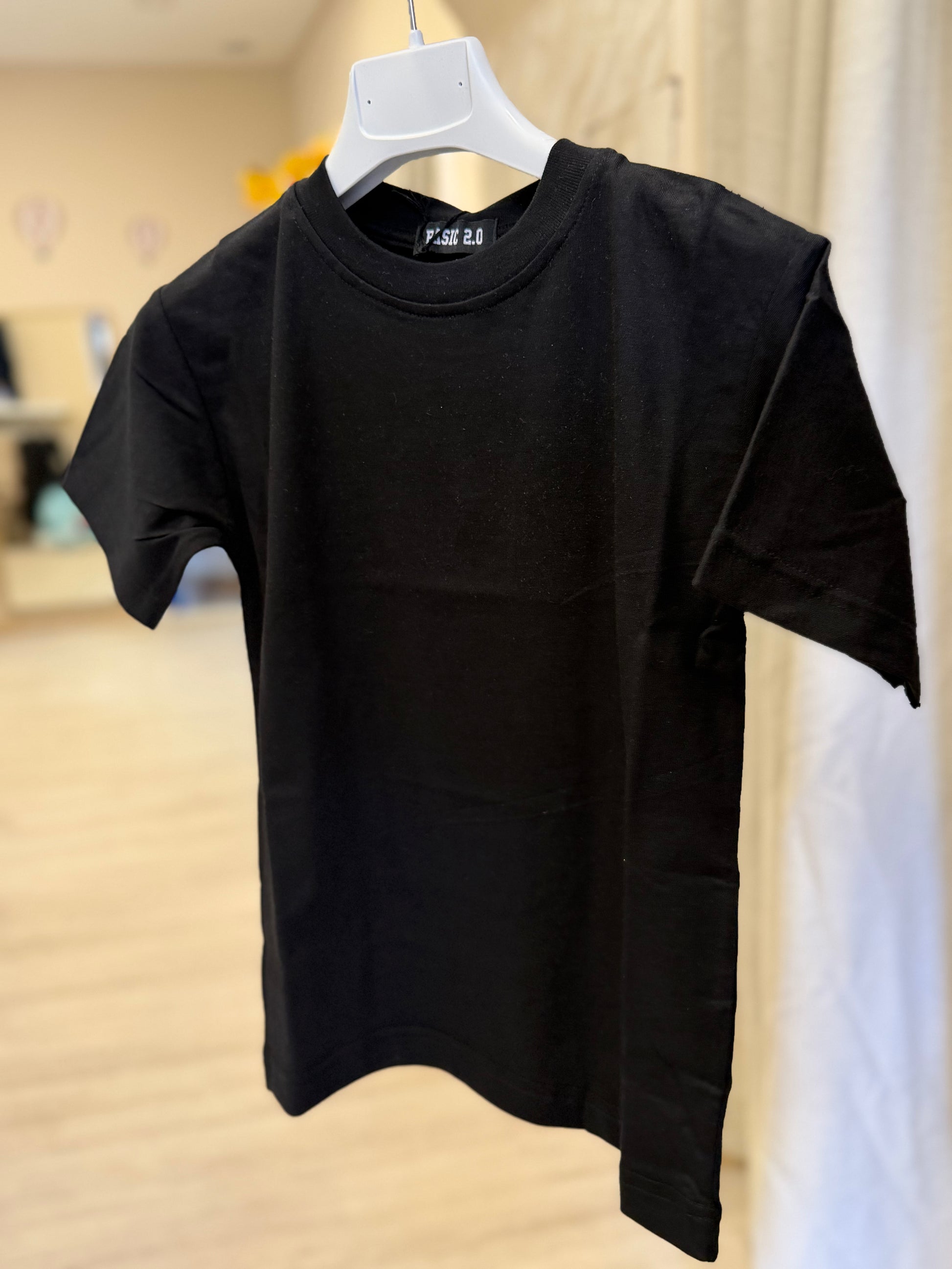 T shirt over nera