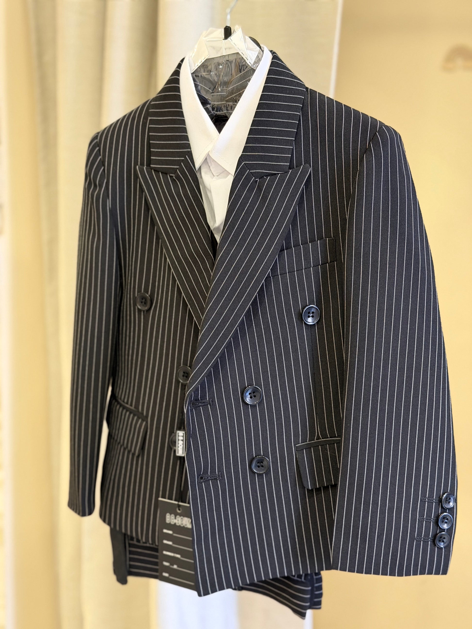 abito doppio petto con gilet gessato nero