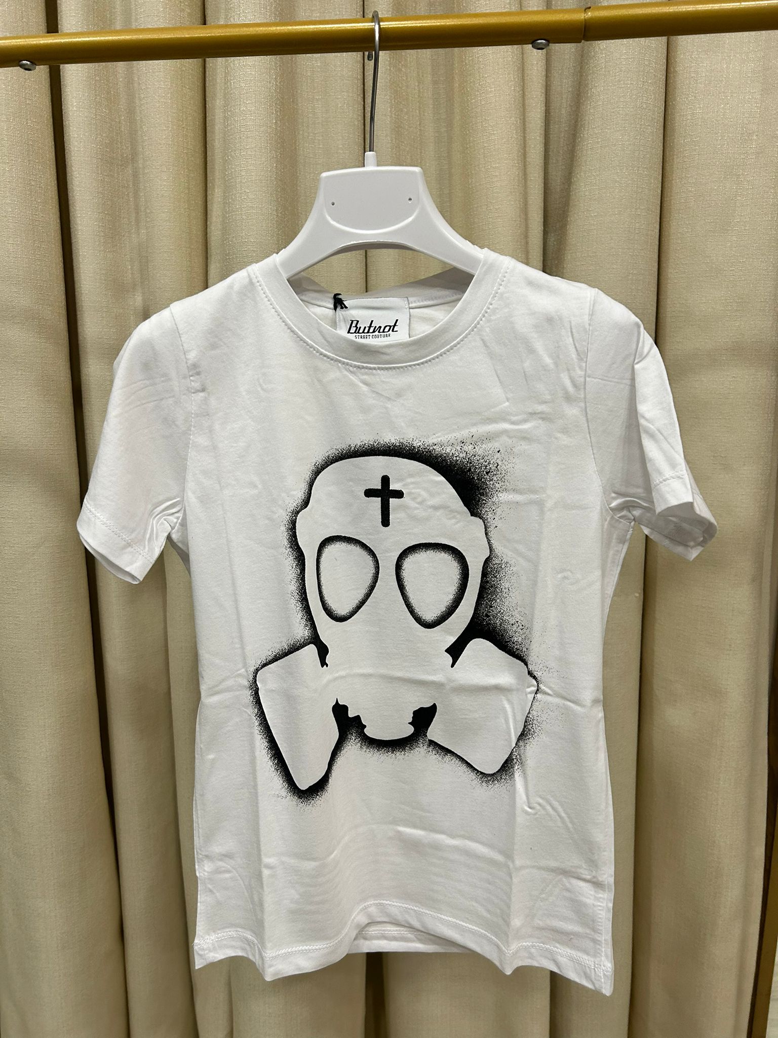 T shirt butnot logo 2 white