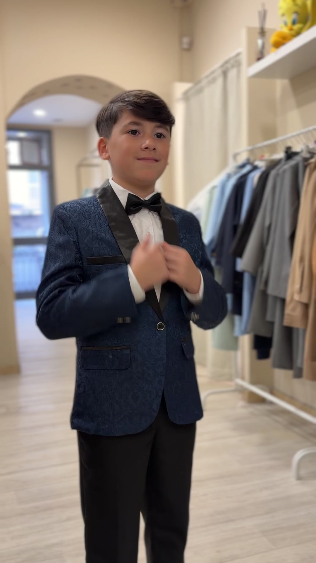 abito smoking con gilet damascato blu