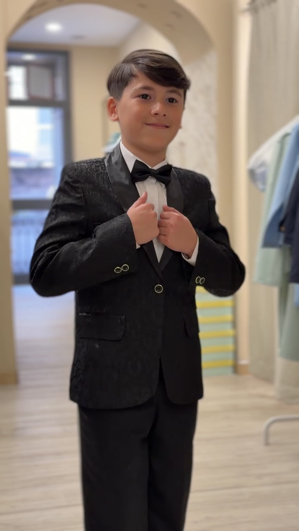 abito smoking con gilet damascato nero